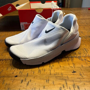NWT NIKE Go FlyEase Easy On/Off Shoes White/Black‎